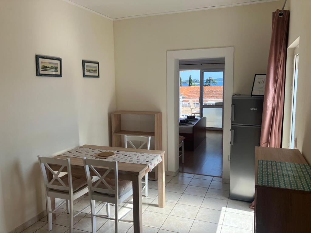 Apartmani Fani 2 Min Walking From Sea Orebić Exteriér fotografie